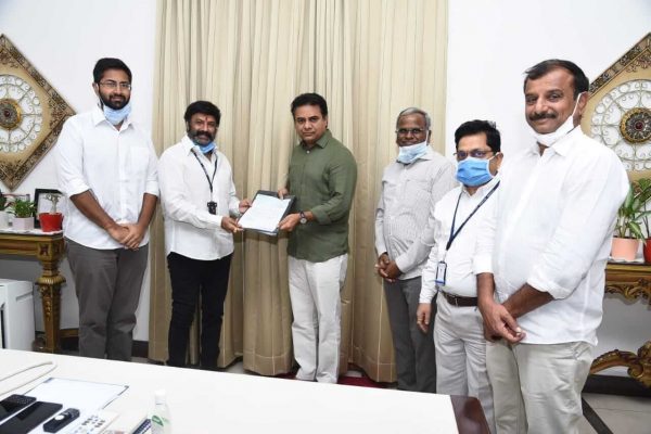 Basavatarakam hospital chairman nandamuri balakrishna donation towards telangana CM relief fund